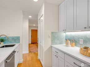 4421 Greenwood Avenue N 203, Seattle WA 98103