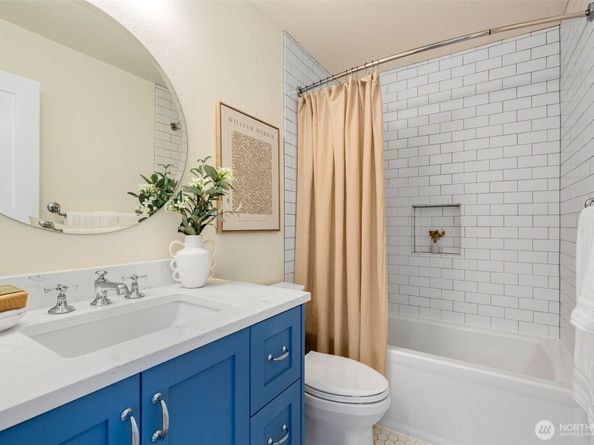 4421 Greenwood Avenue N 203, Seattle WA 98103