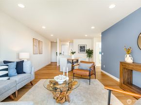 4421 Greenwood Avenue N 203, Seattle WA 98103