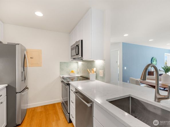 4421 Greenwood Avenue N 203, Seattle WA 98103
