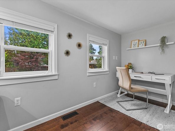 20418 61st Place W, Lynnwood WA 98036