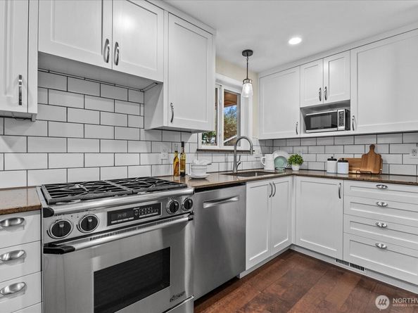 20418 61st Place W, Lynnwood WA 98036