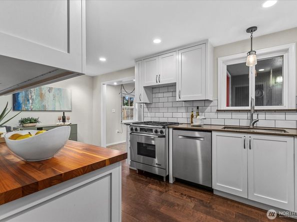 20418 61st Place W, Lynnwood WA 98036