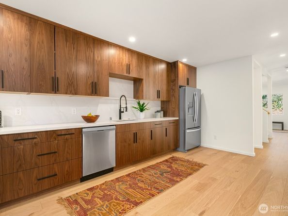 4529 26th Avenue SW, Seattle WA 98106