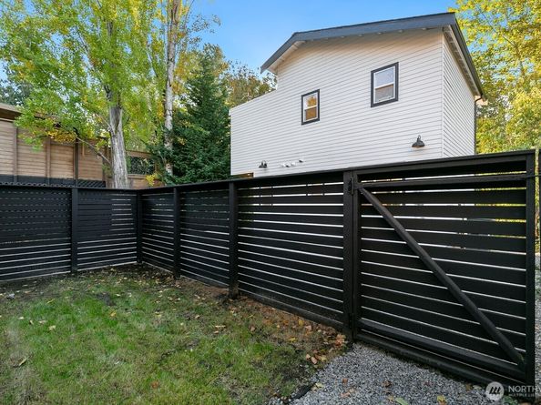 4529 26th Avenue SW, Seattle WA 98106