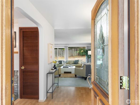 1810 167th Avenue NE, Bellevue WA 98008