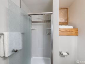 1810 167th Avenue NE, Bellevue WA 98008