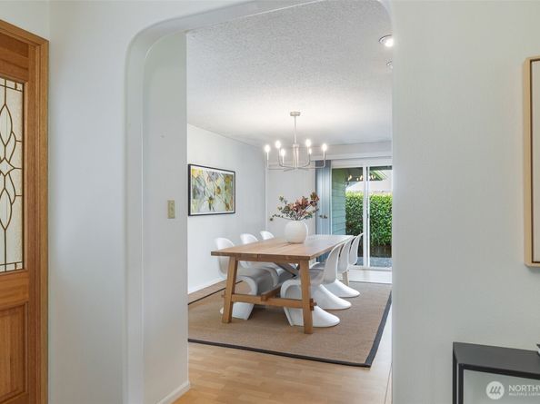 1810 167th Avenue NE, Bellevue WA 98008