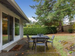 1810 167th Avenue NE, Bellevue WA 98008