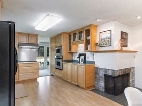 1810 167th Avenue NE, Bellevue WA 98008