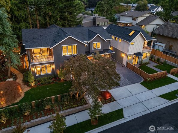 2012 9th Street W, Kirkland WA 98033
