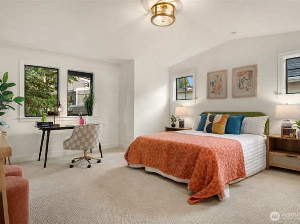 2012 9th Street W, Kirkland WA 98033