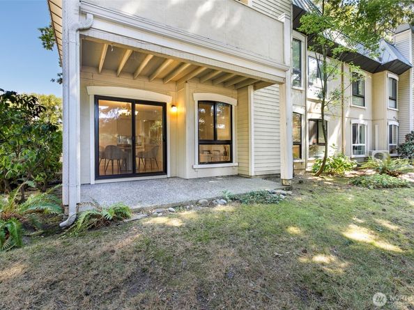 10315 NE 16th Street J2, Bellevue WA 98004