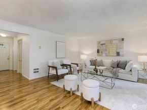 10315 NE 16th Street J2, Bellevue WA 98004