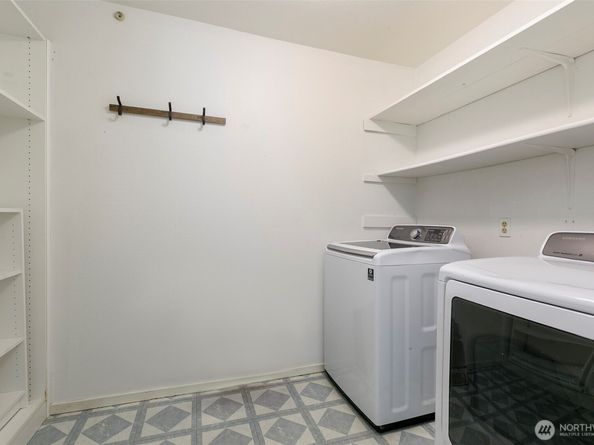 10315 NE 16th Street J2, Bellevue WA 98004