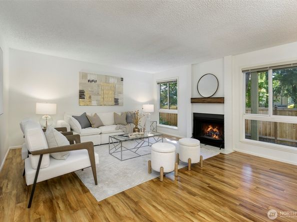 10315 NE 16th Street J2, Bellevue WA 98004