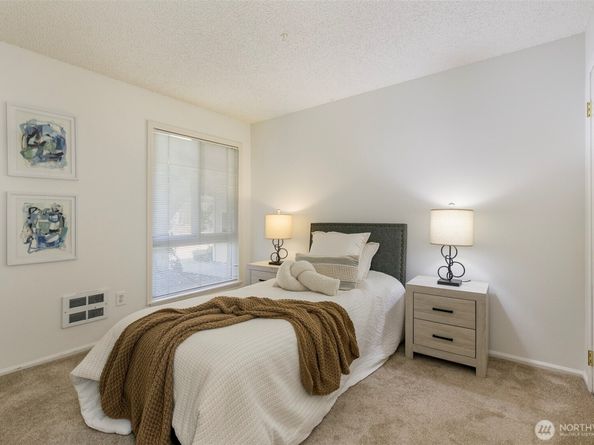 10315 NE 16th Street J2, Bellevue WA 98004