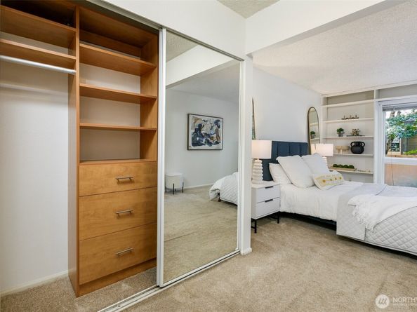 10315 NE 16th Street J2, Bellevue WA 98004