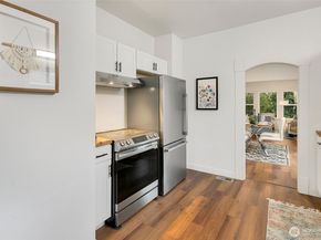 3442 15th Avenue W, Seattle WA 98119