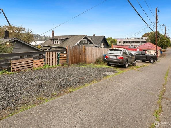 3442 15th Avenue W, Seattle WA 98119