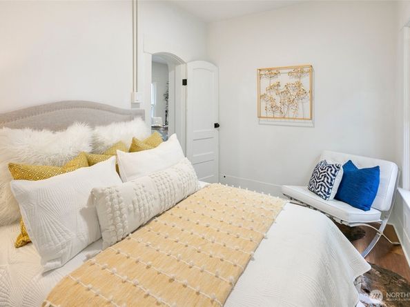 3442 15th Avenue W, Seattle WA 98119