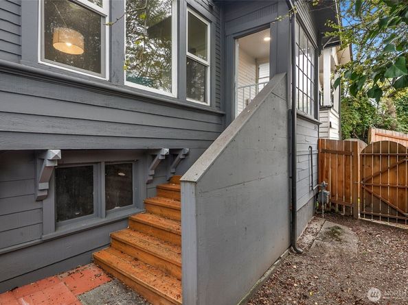3442 15th Avenue W, Seattle WA 98119