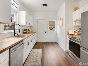 3442 15th Avenue W, Seattle WA 98119