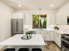 3246 B 14th Avenue W, Seattle WA 98119