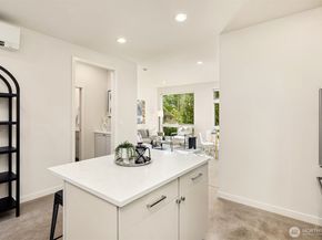3246 B 14th Avenue W, Seattle WA 98119