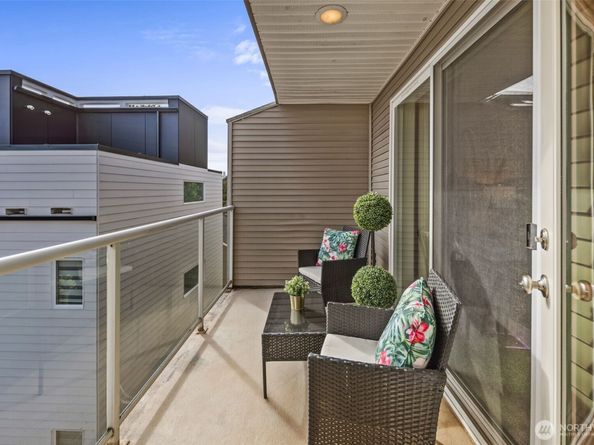 559 McGraw Street 402, Seattle WA 98109