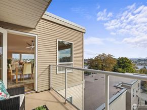 559 McGraw Street 402, Seattle WA 98109