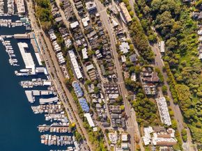 559 McGraw Street 402, Seattle WA 98109
