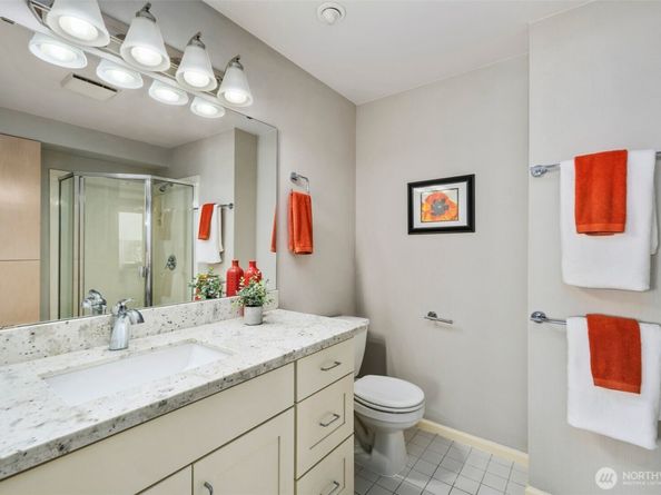 559 McGraw Street 402, Seattle WA 98109