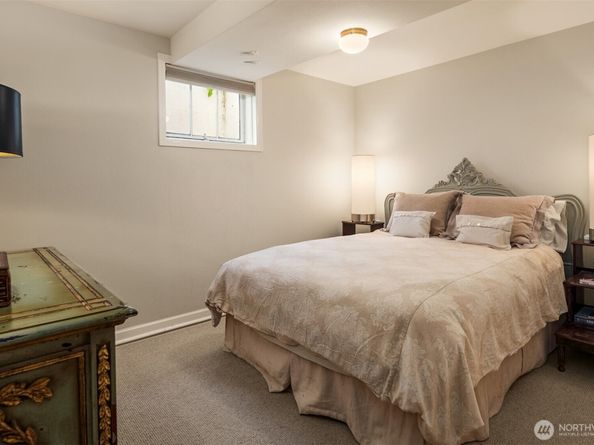 1268 Parkside Drive E, Seattle WA 98112