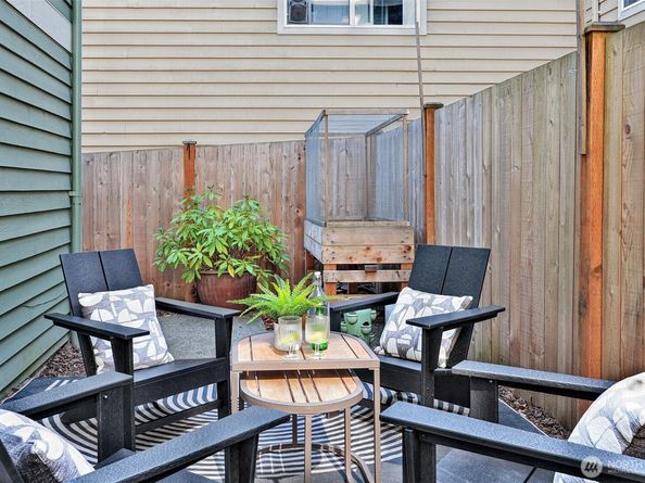 9407 Linden Ave N B, Seattle WA 98103