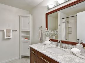 9407 Linden Ave N B, Seattle WA 98103