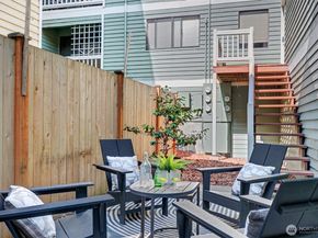 9407 Linden Ave N B, Seattle WA 98103