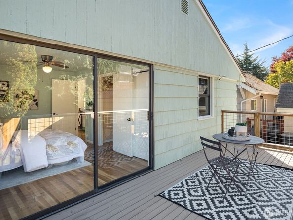 3051 48th Avenue SW, Seattle WA 98116