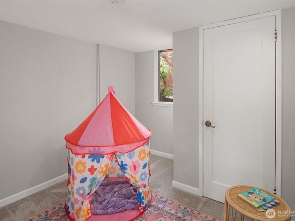 3051 48th Avenue SW, Seattle WA 98116