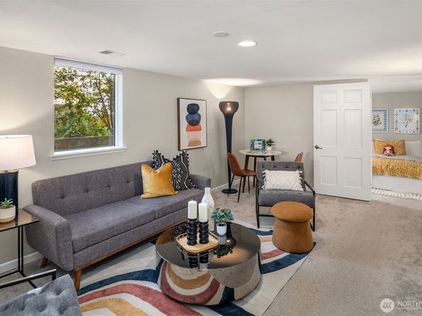 3051 48th Avenue SW, Seattle WA 98116