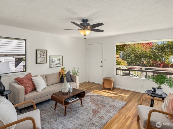 3051 48th Avenue SW, Seattle WA 98116