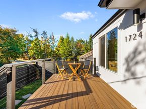 1724 Martin Luther King Jr Way, Seattle WA 98122