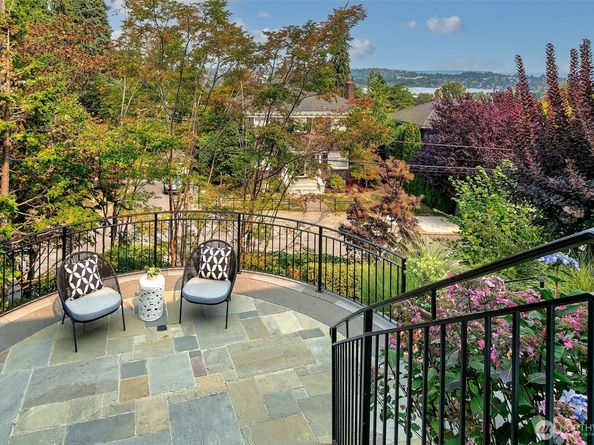 1939 E Crescent Drive, Seattle WA 98112