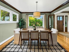 1939 E Crescent Drive, Seattle WA 98112