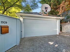 1939 E Crescent Drive, Seattle WA 98112