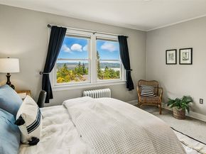 1939 E Crescent Drive, Seattle WA 98112