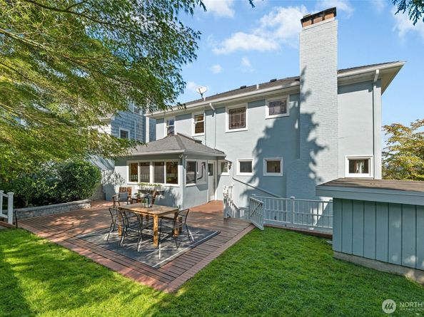 1939 E Crescent Drive, Seattle WA 98112