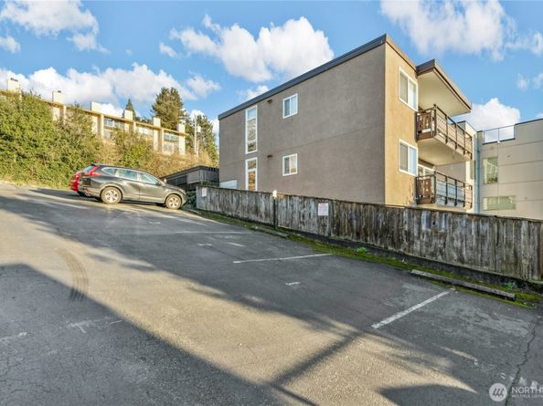 2034 14th Avenue W 304, Seattle WA 98119