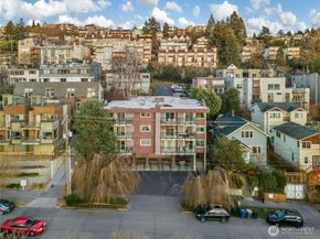 2034 14th Avenue W 304, Seattle WA 98119