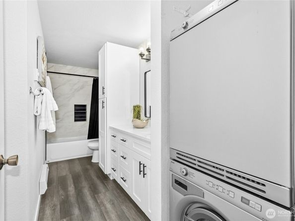 2034 14th Avenue W 304, Seattle WA 98119